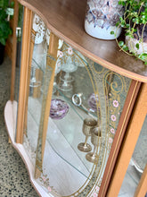 Load image into Gallery viewer, 50's Vintage display cabinet with gold detail