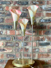 Load image into Gallery viewer, Vintage Arum Lilly Table Lamp