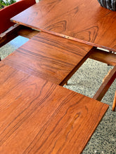 Load image into Gallery viewer, Mid-Century Frystark Dining Set