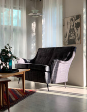 Load image into Gallery viewer, Mid-Century Parker Knoll Couch