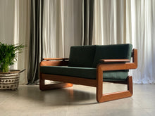 Load image into Gallery viewer, Grafton Everest Couch