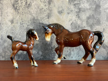 Load image into Gallery viewer, Ceramic Vermont horse set