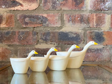 Load image into Gallery viewer, Vintage duck measuring set