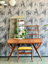 Load image into Gallery viewer, Novocraft Dressing Table & Chair