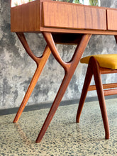 Load image into Gallery viewer, Novocraft Dressing Table & Chair