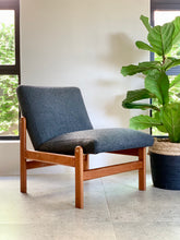 Load image into Gallery viewer, A Pair of Jørgen Bækmark Slipper Chairs