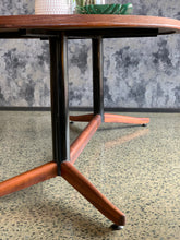 Load image into Gallery viewer, DS Vorster dining table