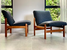 Load image into Gallery viewer, A Pair of Jørgen Bækmark Slipper Chairs