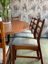Load image into Gallery viewer, DS Vorster dining table