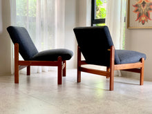 Load image into Gallery viewer, A Pair of Jørgen Bækmark Slipper Chairs