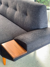 Load image into Gallery viewer, Retro Daybed