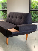 Load image into Gallery viewer, Retro Daybed