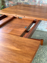 Load image into Gallery viewer, Novocraft Dining Room Table