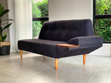 Load image into Gallery viewer, Retro Daybed