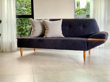 Load image into Gallery viewer, Retro Daybed