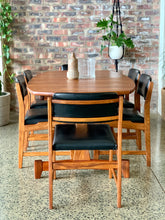 Load image into Gallery viewer, Novocraft Dining Room Table
