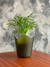 Load image into Gallery viewer, Petal Vase
