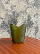 Load image into Gallery viewer, Petal Vase