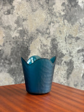 Load image into Gallery viewer, Petal Vase