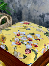 Load image into Gallery viewer, Set of two retro stacking stools