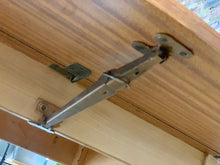 Load image into Gallery viewer, Teak round dropside table
