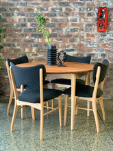 Load image into Gallery viewer, Teak round dropside table