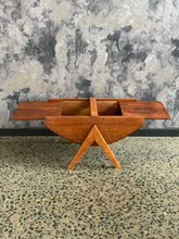 Load image into Gallery viewer, Wooden sewing box