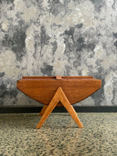 Load image into Gallery viewer, Wooden sewing box