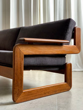 Load image into Gallery viewer, Retro Grafton Everest Couch