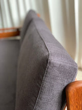 Load image into Gallery viewer, Retro Grafton Everest Couch