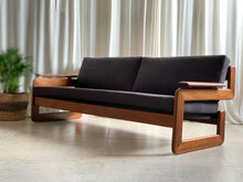 Load image into Gallery viewer, Retro Grafton Everest Couch