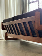Load image into Gallery viewer, Retro Grafton Everest Couch