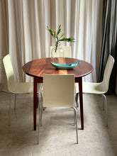 Load image into Gallery viewer, Vintage Round Table