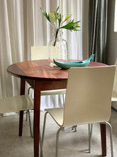 Load image into Gallery viewer, Vintage Round Table