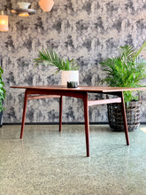 Load image into Gallery viewer, Mahogany dining room table