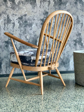 Load image into Gallery viewer, Lubis occasional chair