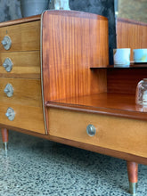 Load image into Gallery viewer, Retro Dressing table