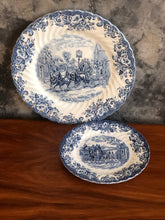 Load image into Gallery viewer, Vintage Plates