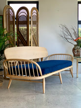 Load image into Gallery viewer, Mid-Century Lubis Daybed/Couch