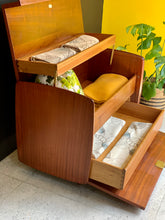 Load image into Gallery viewer, Vintage 'Camphor' Kist