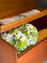 Load image into Gallery viewer, Vintage 'Camphor' Kist