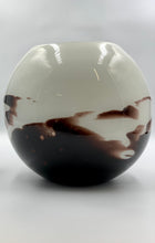 Load image into Gallery viewer, Round Murano Vase