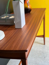 Load image into Gallery viewer, DS Vorster Mid-Century Entrance Table/Server