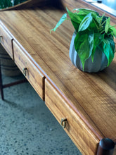 Load image into Gallery viewer, Mid-Century dressing table