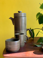 Load image into Gallery viewer, Retro Olive Coffee Set