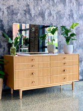 Load image into Gallery viewer, Meredew dresser chest