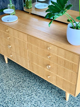 Load image into Gallery viewer, Meredew dresser chest