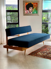 Load image into Gallery viewer, Mid-Century Oak Daybed / Couch