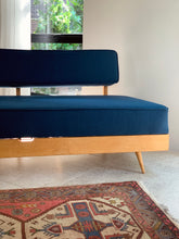 Load image into Gallery viewer, Mid-Century Oak Daybed / Couch
