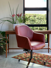 Load image into Gallery viewer, Vintage Executive Office / Desk Chair
